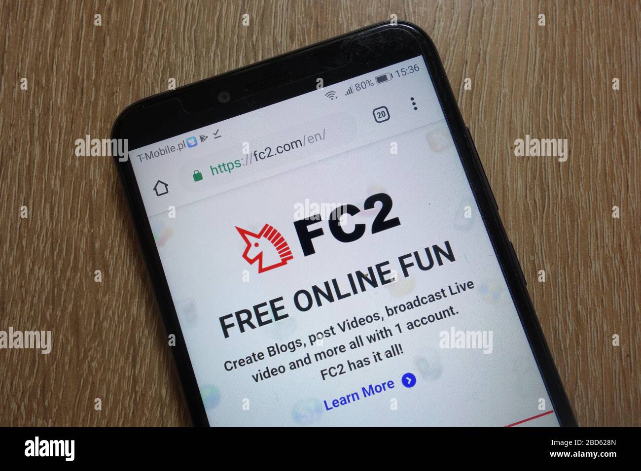 FC2-Website (fc2.com) auf dem Smartphone angezeigt Stockfoto