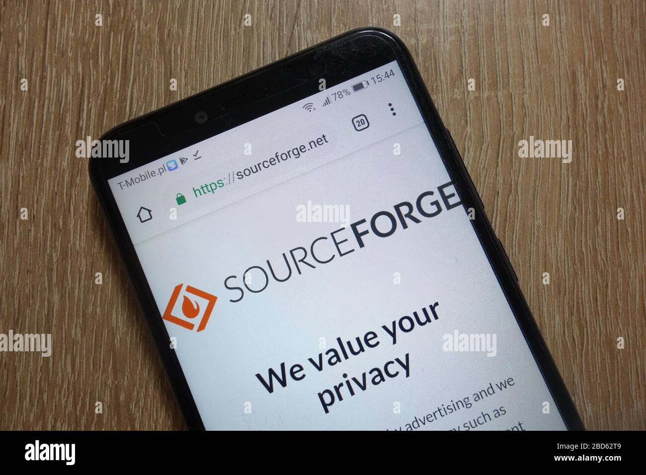 SourceForge Website (sourceforge.net) auf dem Smartphone angezeigt Stockfoto