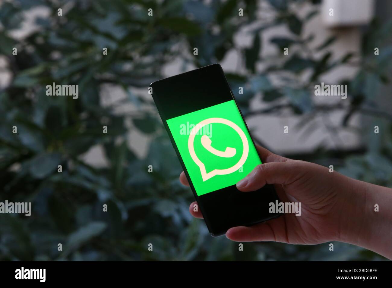 April 2020. Istanbul/Türkei. whatsapp-logo-Bild auf Smartphone Stockfoto