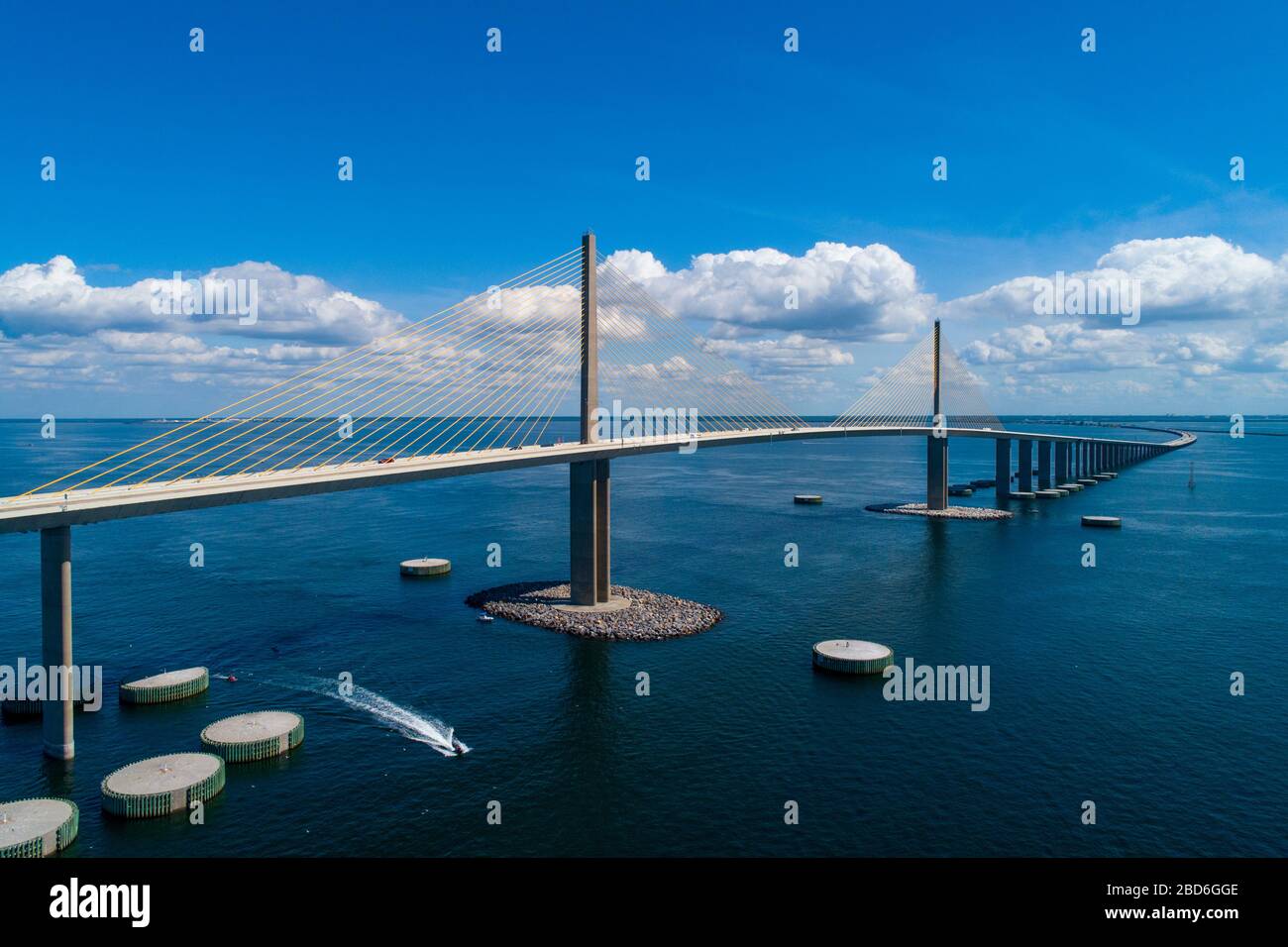 Die Bob Graham Sunshine Skyway Bridge zwischen St. Petersburg und Palmetto (Terra CIA) Fflorida Stockfoto