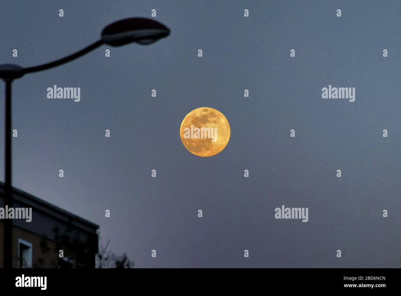 April 2020. Super rmoon von Padova Stockfoto