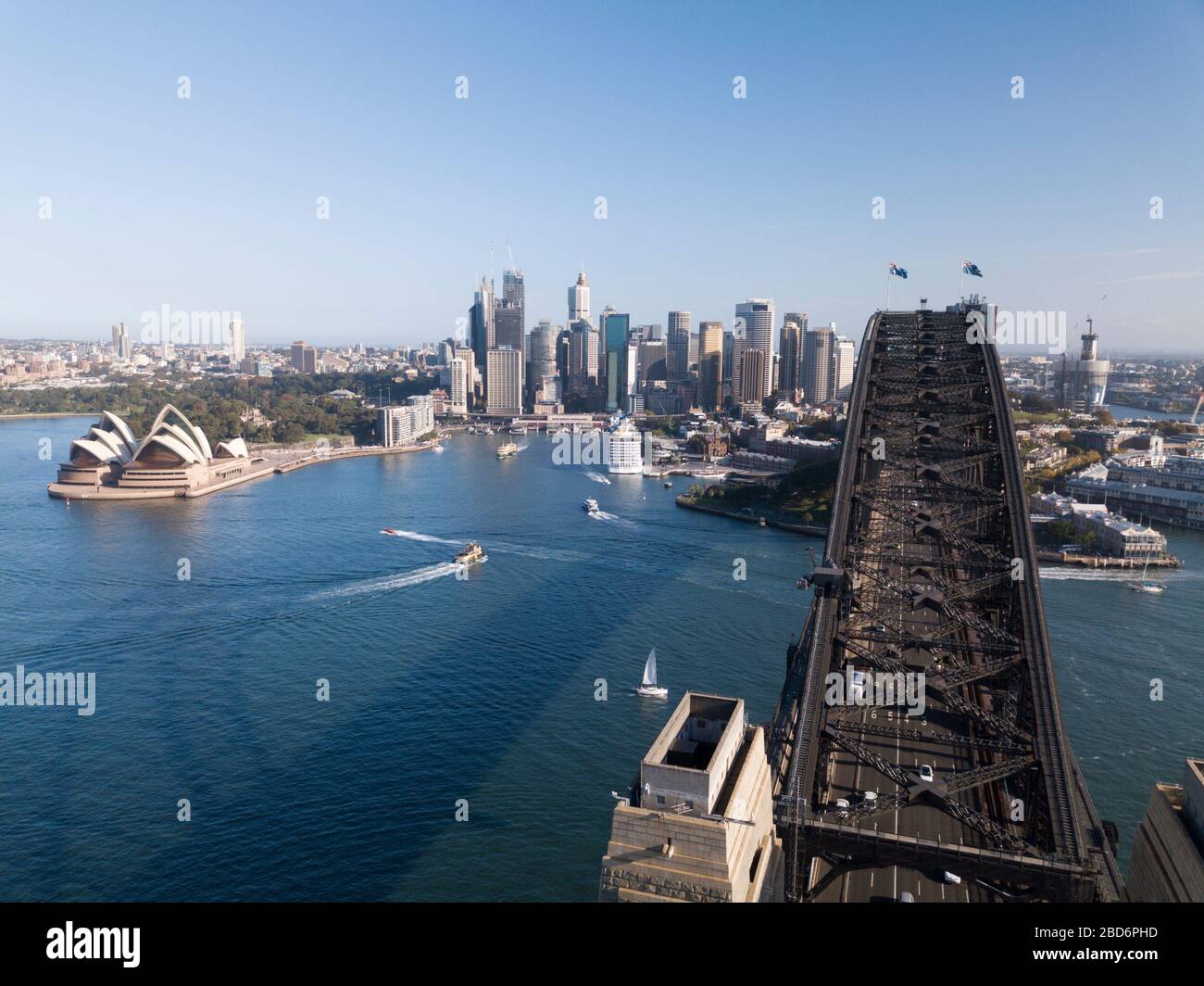 Mit Blick auf die Sydney Harbour Bridge und das Opernhaus Stockfoto