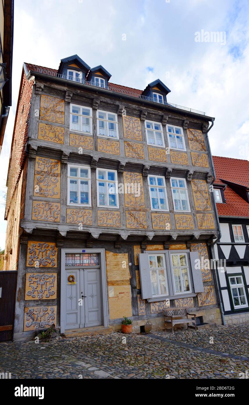 Traditionelles Fachwerkhaus in Quedlinburg am Schlossplatz Stockfoto