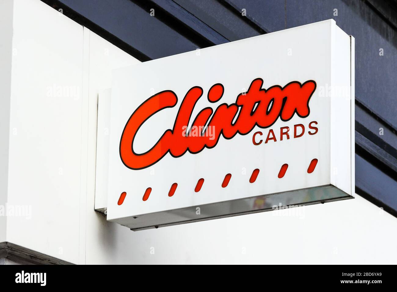 Logo von Clinton Cards außerhalb eines Firmenladens, Kilmarnock, Großbritannien Stockfoto