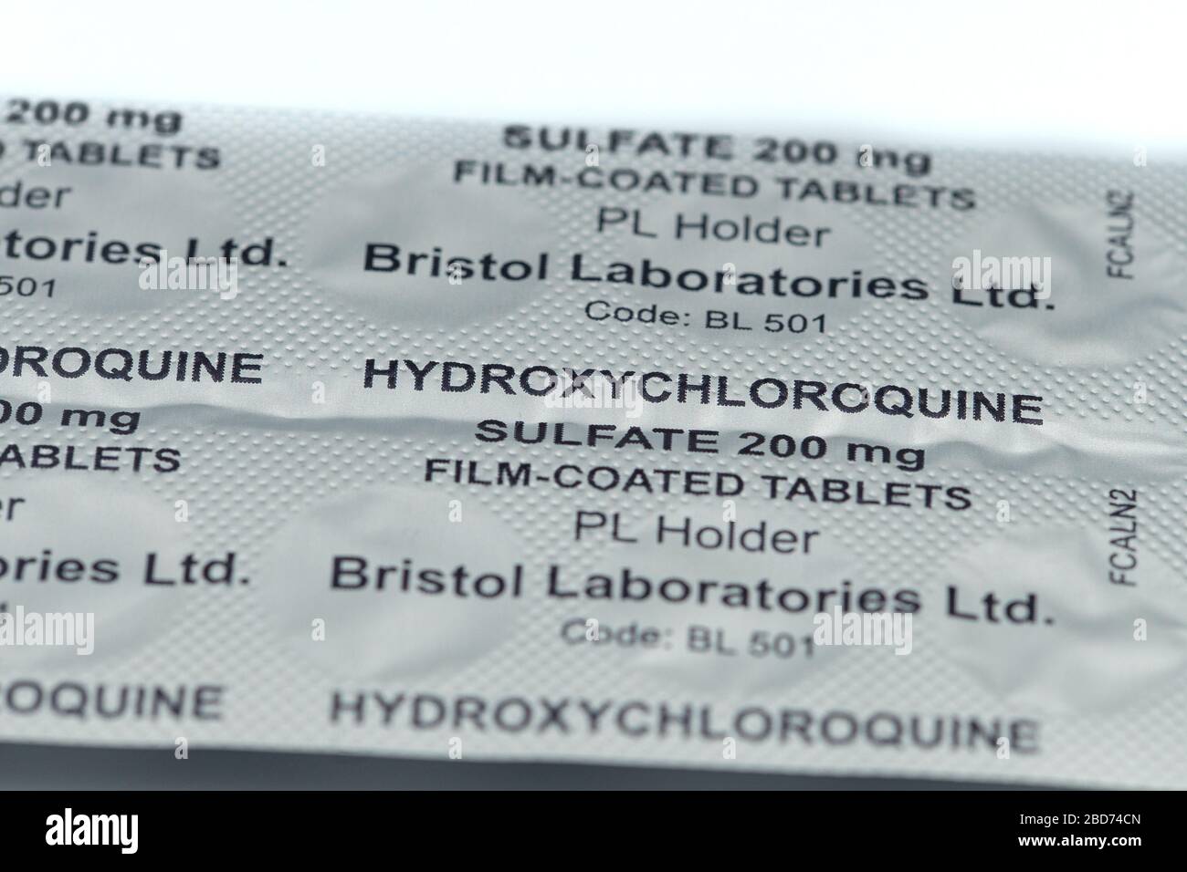 Eine Nahaufnahme einer Packung Hydroxychloroquin mit selektivem Fokus, ein Medikament zur Behandlung von Lupas und Malaria Stockfoto