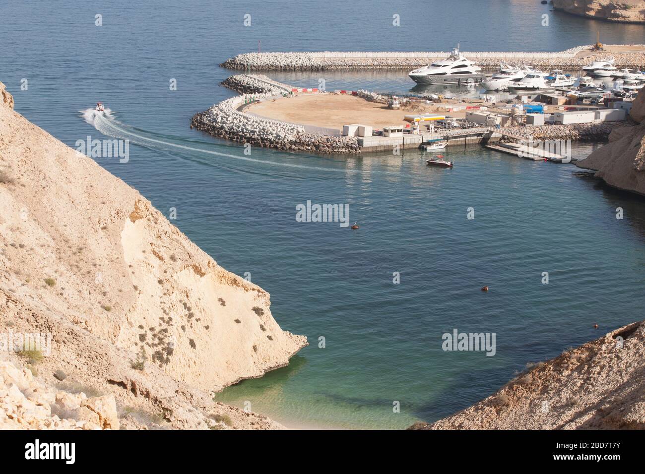 Luxus-Immobilien-Entwicklungen mit Marinas Punkt die Mäntel von Oman gehen südlich von Muscat, der Hauptstadt Stockfoto