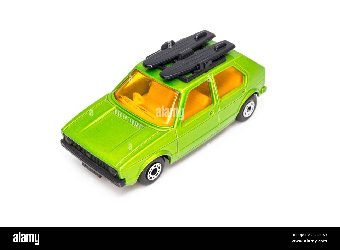 Lesney Produkte Matchbox Spielzeugauto 1-75 Serie Nr.7 Volkswagen Golf mit Surfbrettern Stockfoto
