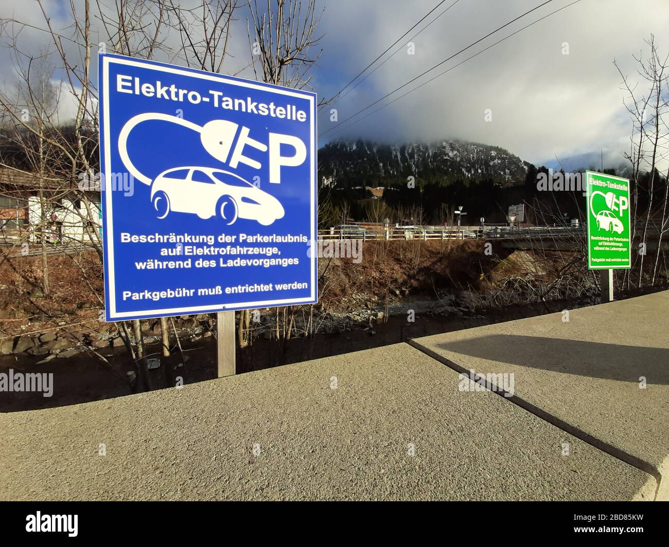 ladestation für elektrofahrzeuge - Informationsschild, Deutschland Stockfoto
