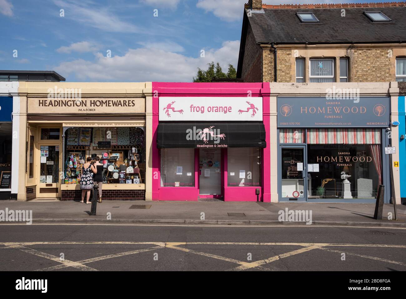 Lokale Geschäfte in Oxford, geschlossen während des Coronavirus (Covid-19) Ausbruchs, April 2020. Potenzielle langfristige Schäden für Unternehmen können nicht überschätzt werden. Stockfoto