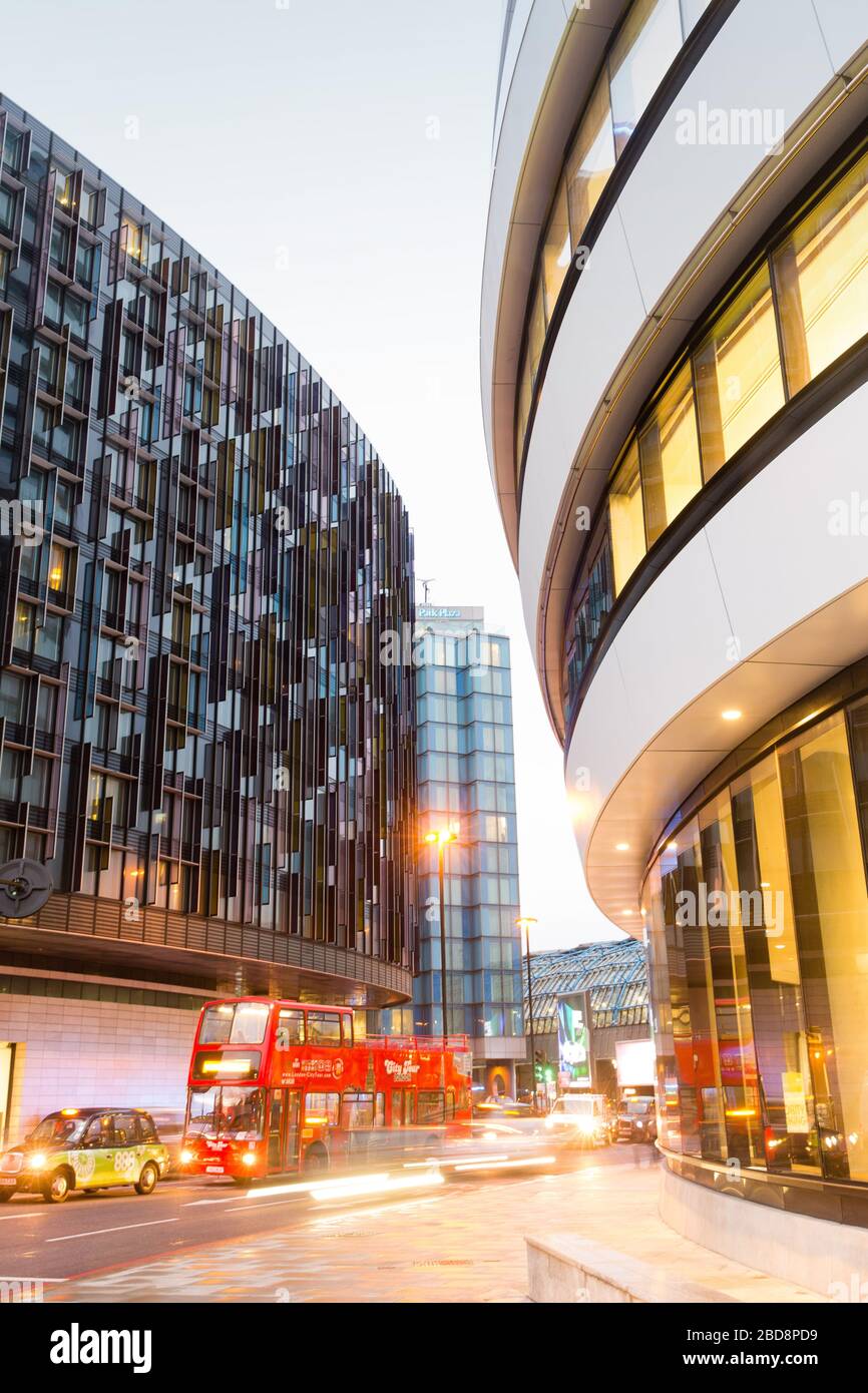 Das Park Plaza Westminster Bridge London und Urbanest Stockfoto