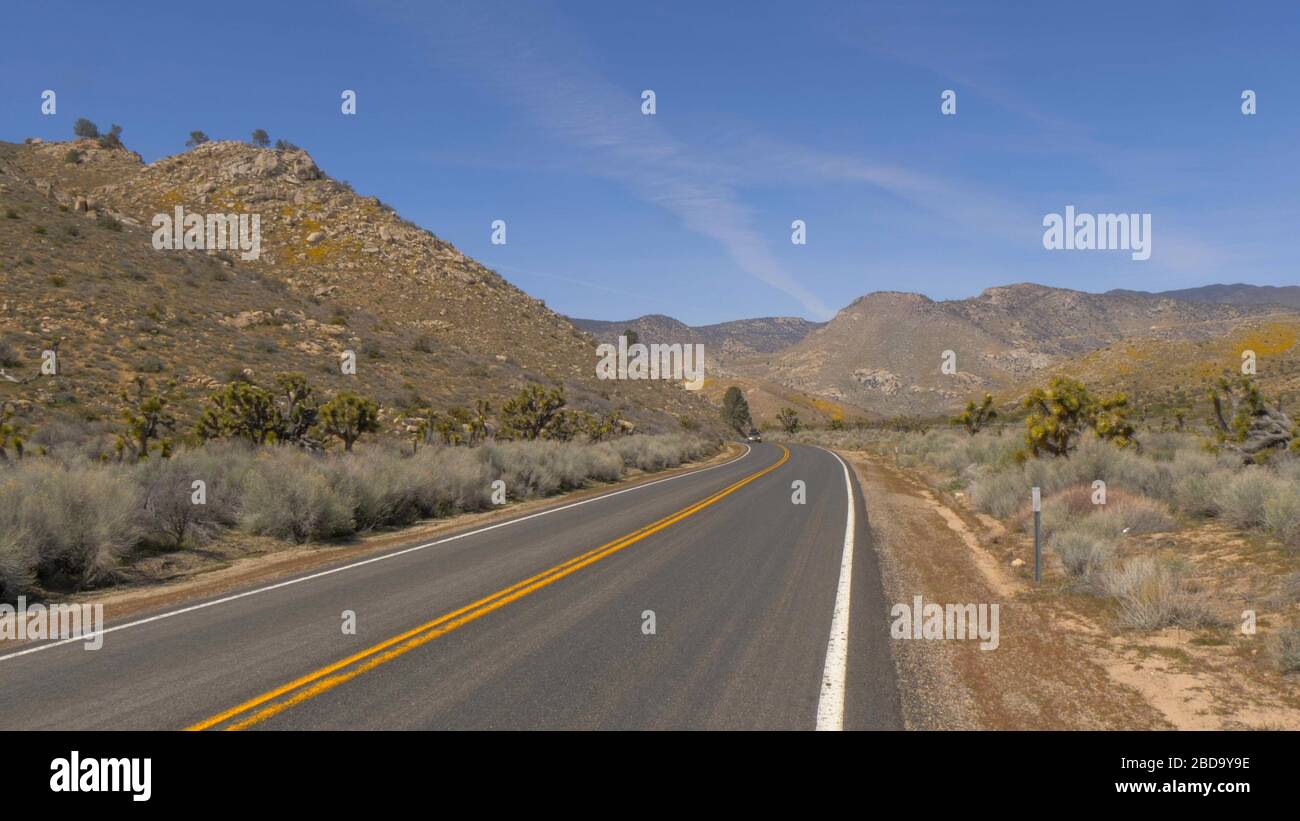 Landschaftlich schöne Strecke durch die Wüste im Sequoia in Kalifornien Stockfoto