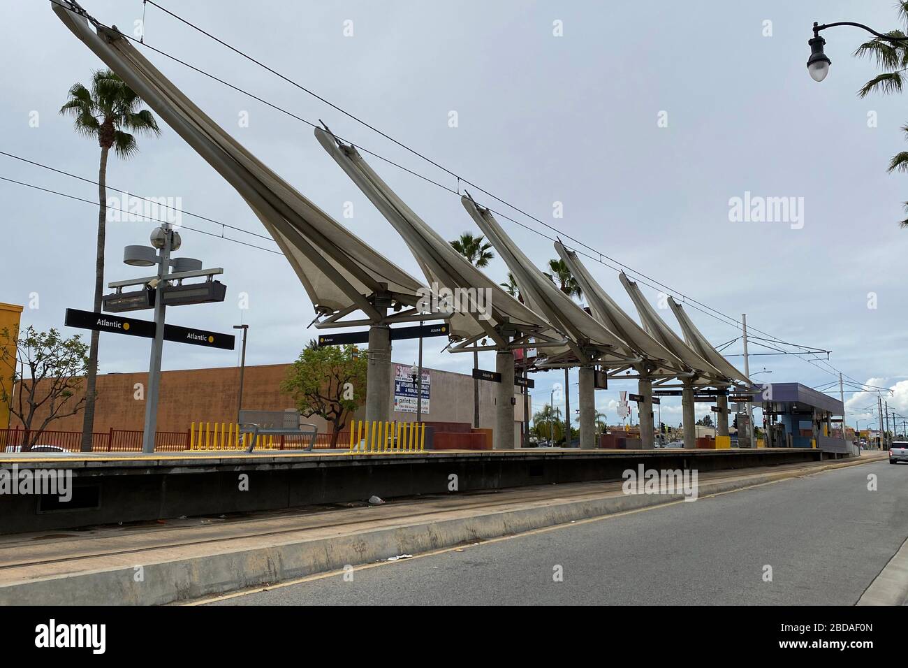 KALIFORNIEN, USA. April 2020. Die freie Metro-Rail-Gold-Linie-Station am Atlantic Blvd inmitten der globalen Coronavirus-COVID-19-Pandemie, Dienstag, 7. April 2020, in Los Angeles, Kalifornien, USA. (Foto von IOS/Espa-Images) Credit: European Sports Photo Agency/Alamy Live News Stockfoto