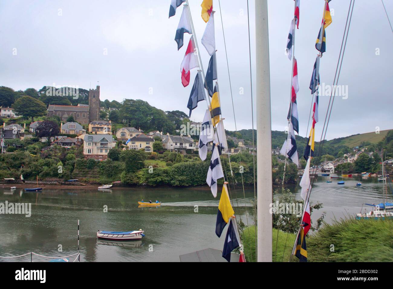 Noss Mayo, Newton Creek und Mayo Creek, von der Startlinie des Yealm Yacht Club, Newton Ferrers, Devon, England, Großbritannien Stockfoto