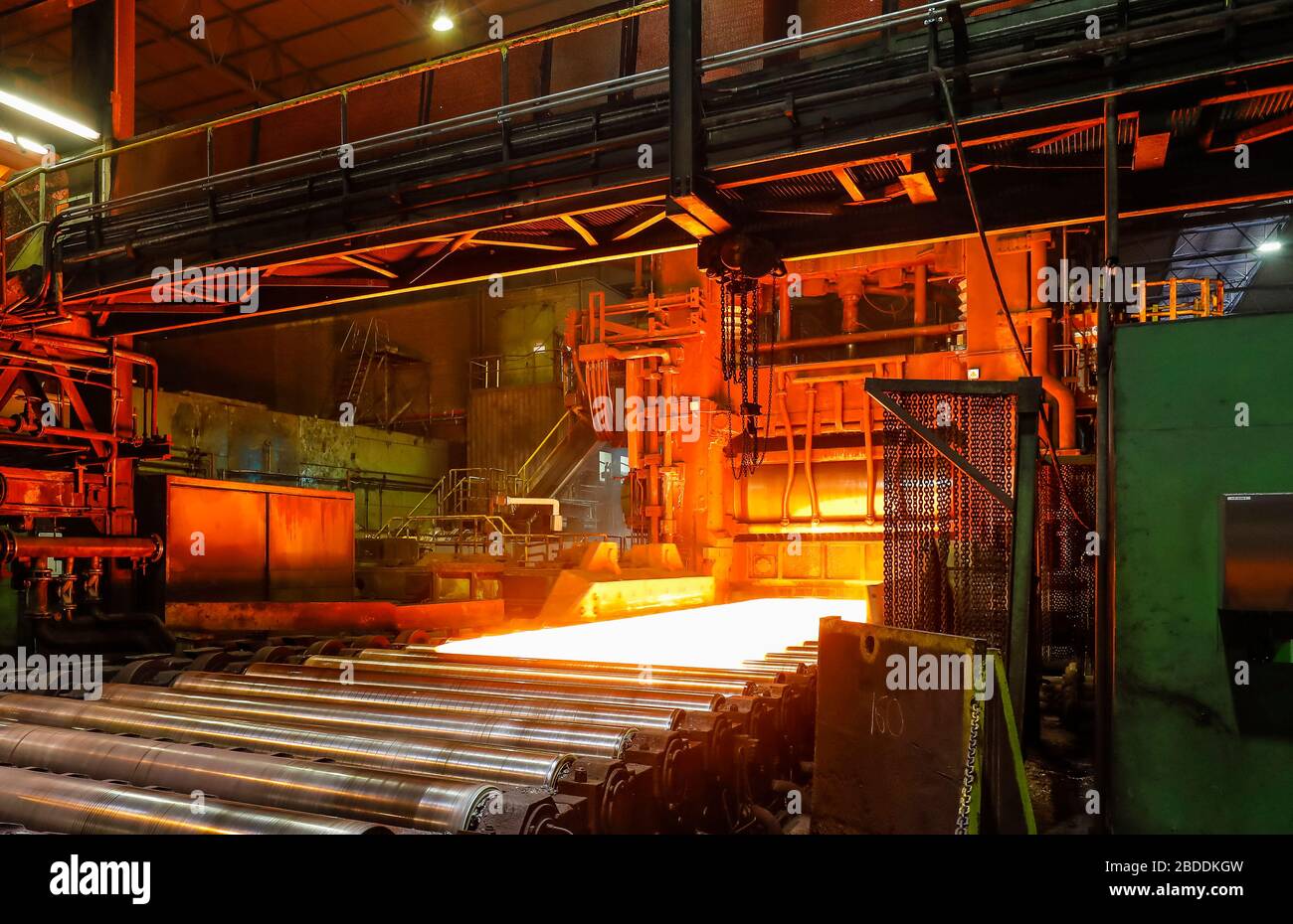 22.05.2019, Duisburg, Nordrhein-Westfalen, Deutschland - ThyssenKrupp Steel Europe, Stahlproduktion im Schwerplattenwerk Duisburg Huettenheim. 00X Stockfoto