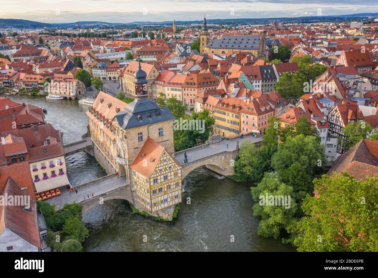 Luftbild des Alten Rathaus in Bamberg. Stockfoto