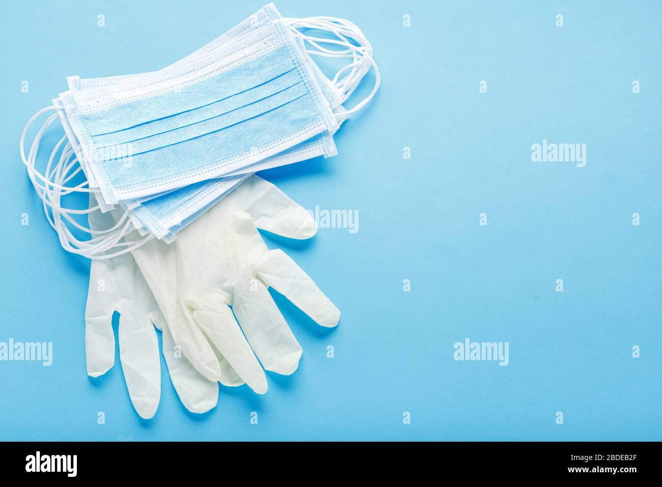 Handhygiene, Gummihandschuhe medizinischer Chirurg Gesichtsschutz für medizinische Arbeiter, Krankenschwester des Arztes. Chirurgische Gesichtsmaske. Vorbeugungscoronavirus Stockfoto Handhygiene, Gummihandschuhe medizinischer Chirurg Gesichtsschutz für medizinische Arbeiter, Krankenschwester des Arztes. Chirurgische Gesichtsmaske. Vorbeugungscoronavirus Stockfoto