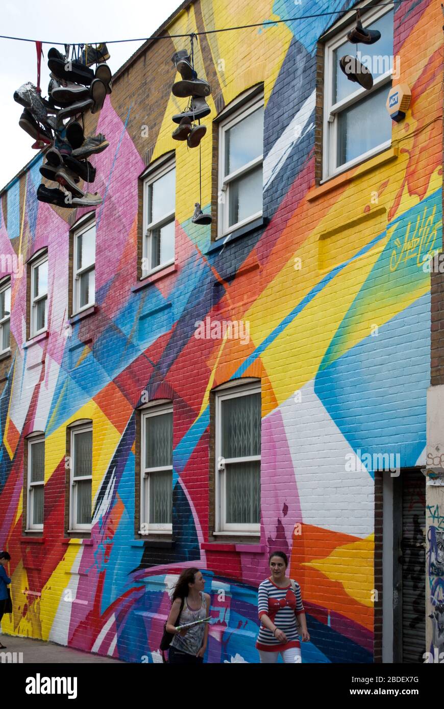 Helles, farbenprächtiges Haus in Shoreditch, London E1 Stockfoto