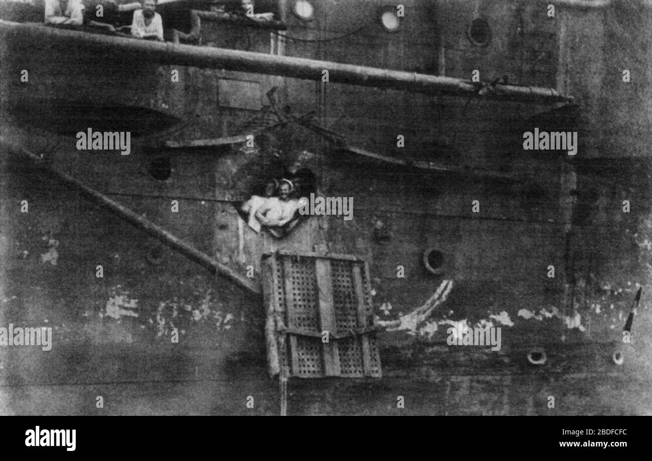 повреждения крейсера. броненосец орел цусимское сражение 1905. крейсер ивате повреждения. броненосный крейсер россия 1904. крейсер ивате повреждения.