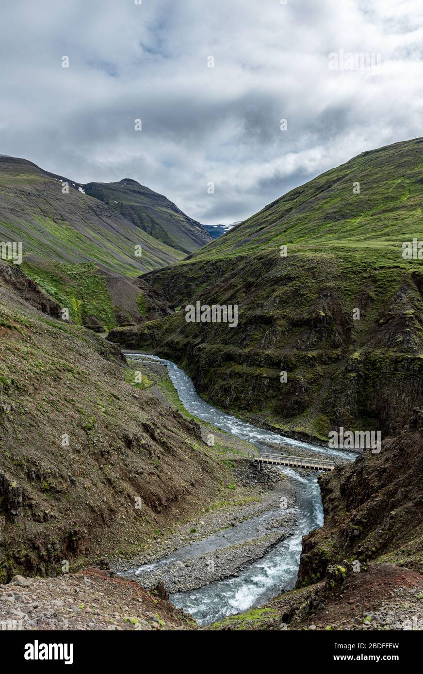 Isländische Landschaft im nördlichen Teil des Landes an einem bewölkten Tag Stockfoto