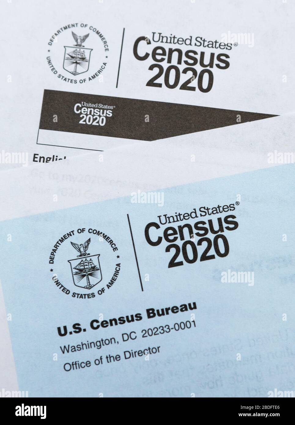 VIRGINIA, USA, 14. MÄRZ 2020: US Census 2020 Papierformulare, per Post vom U.S. Census Bureau. Stockfoto