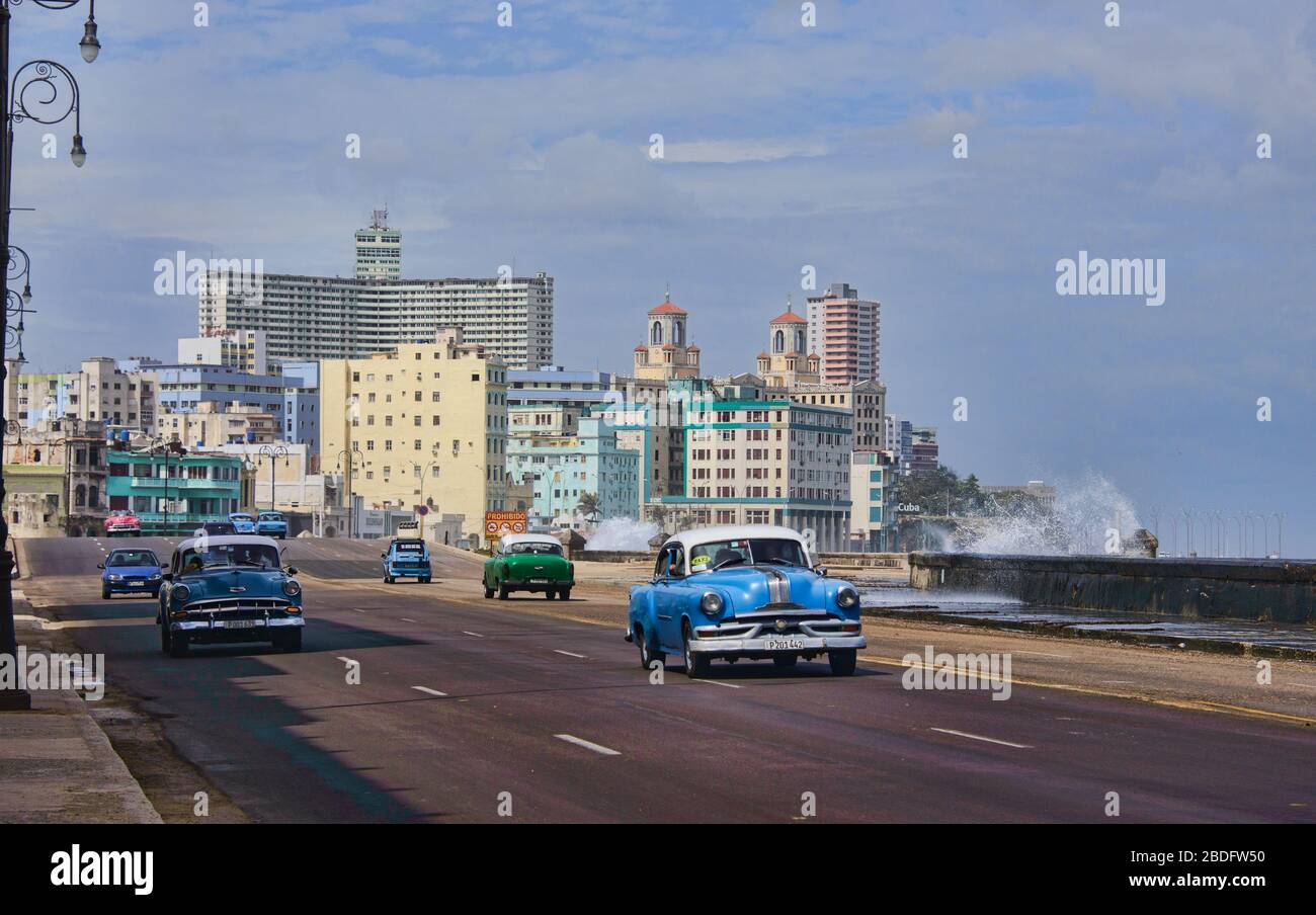 Fahrt auf der Malecón in Havanna, Kuba Stockfoto