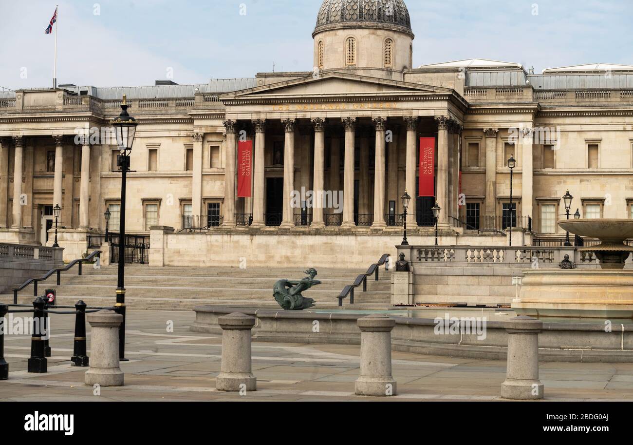 London, Großbritannien. April 2020. Covid Lockdown in Westminster London UK EINGANG der National Portrait Gallery, trafalgar Square Credit: Ian Davidson/Alamy Live News Stockfoto