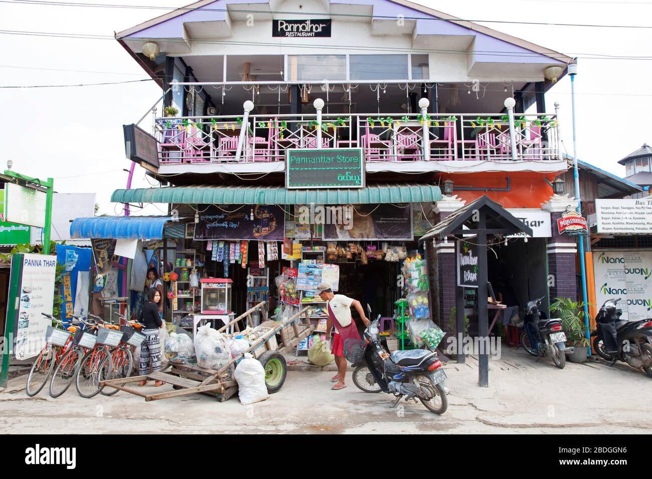 Blick auf das Dorf Nyaungshwe, den See Inle, den Bundesstaat Shan, Myanmar, Asien Stockfoto