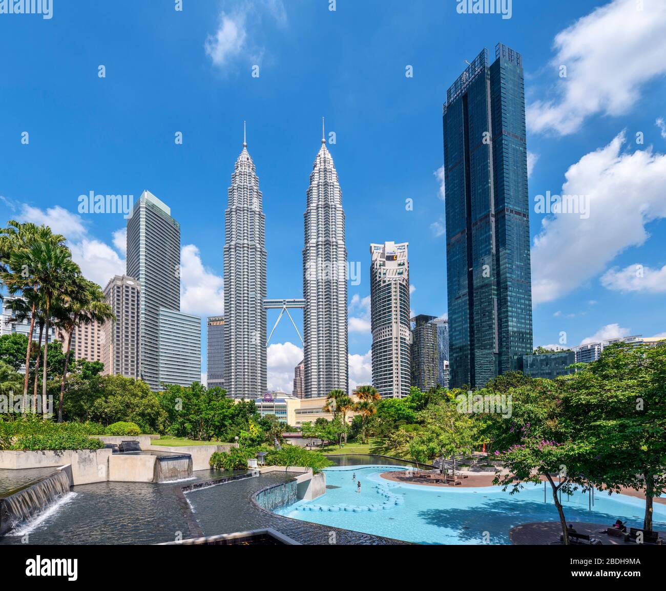 Kuala Lumpur. Petronas Twin Towers und die Skyline der Innenstadt vom KLCC Park, Kuala Lumpur, Malaysia Stockfoto