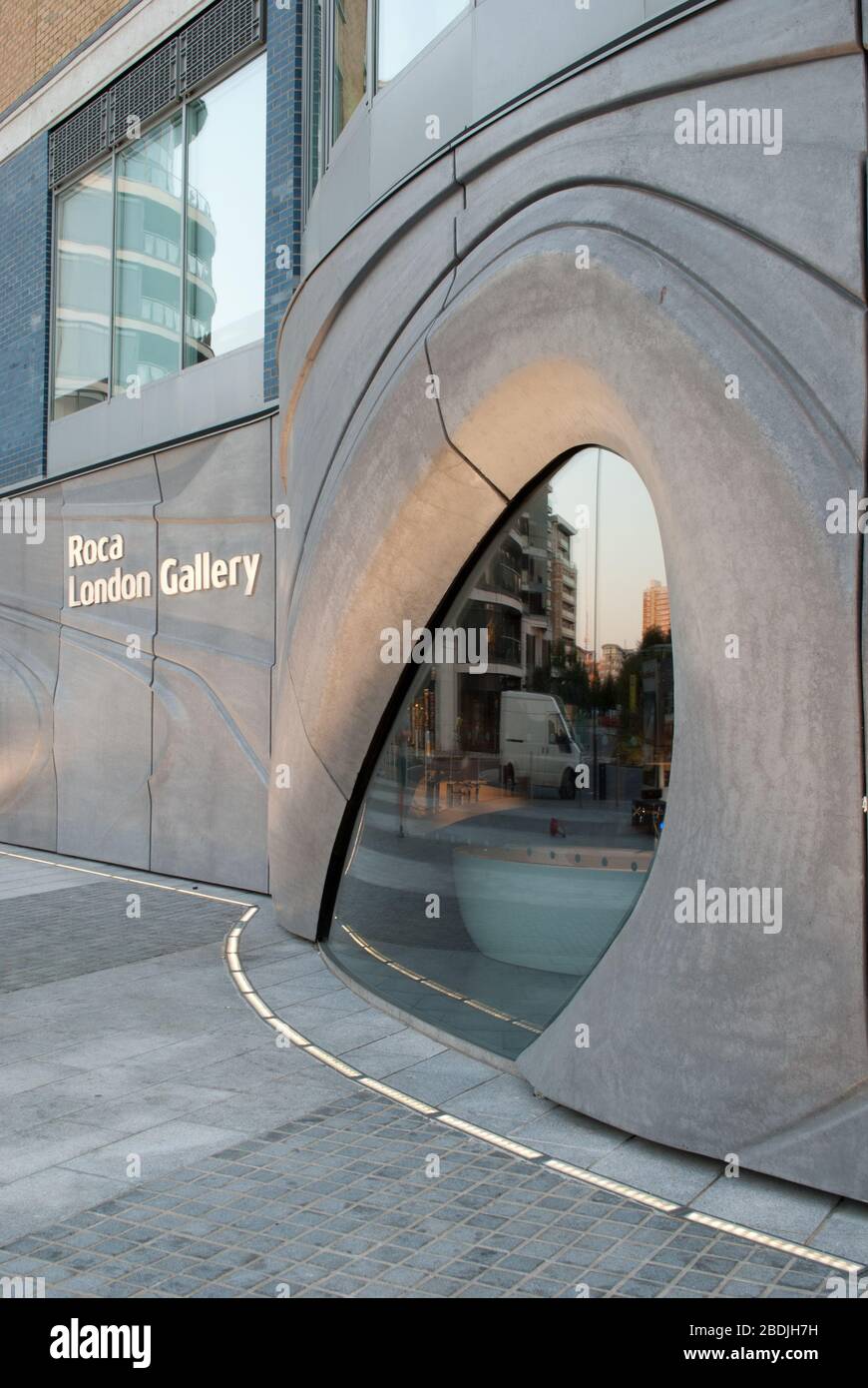 Badezimmer Showroom Design Architektur Roca Gallery, Station Court, Townmead Road, Fulham, London SW6 2PY von Zaha Hadid Architect Stockfoto