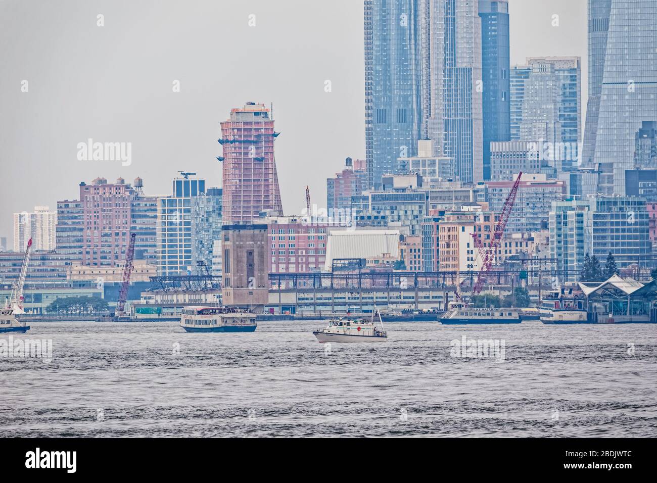 Manhattan Island von der Staten Island Ferry, New York Stockfoto