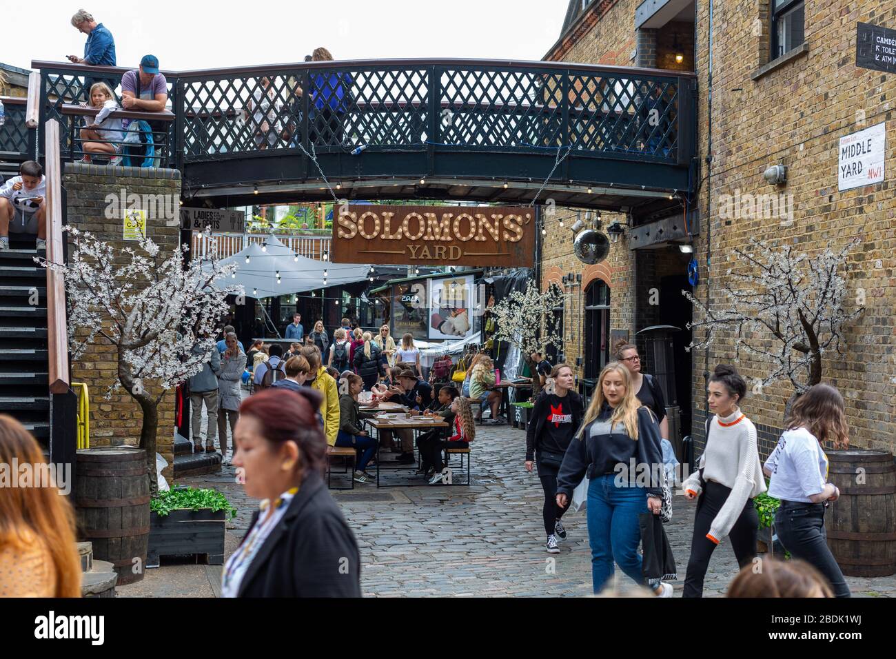 London, Großbritannien - 31. Juli 2019. Der London Borough of Camden Town, der am besten für Camden Market bekannt ist, ist bei Touristen und Einheimischen beliebt Stockfoto