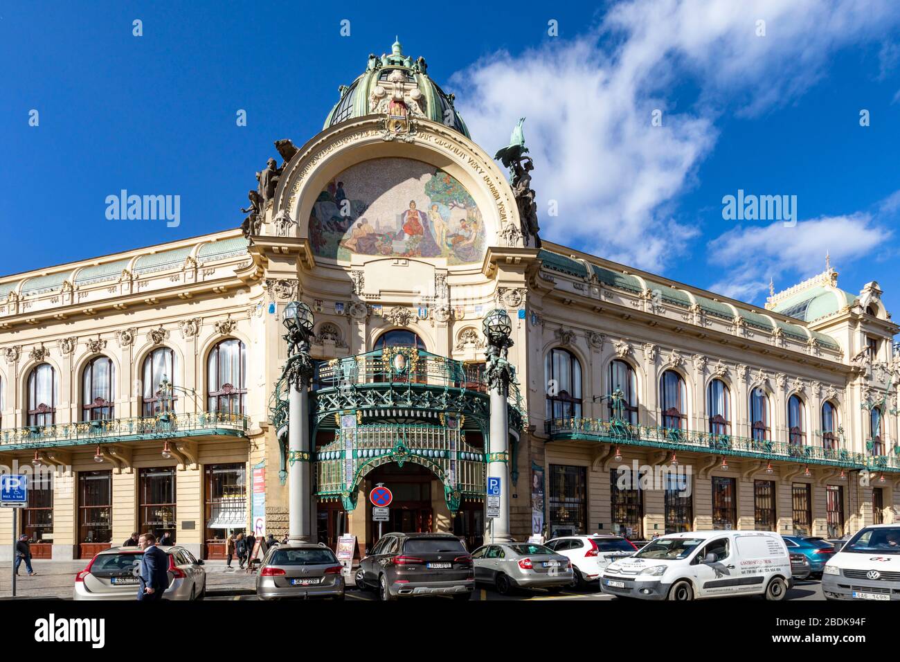 Eingang zum Gemeindehaus Jugendstilgebäude, Prag, Tschechische Republik Stockfoto