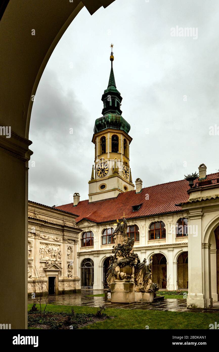 Kirche der Muttergottes von Loreto in der Wallfahrtskirche Loreto (Loreta), ein Wallfahrtsort im Bezirk Hradcany, Prag, Tschechische Republik Stockfoto
