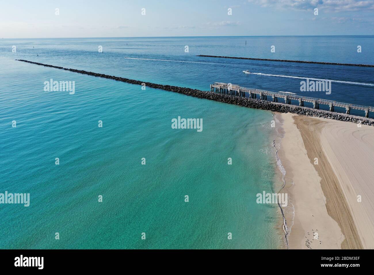 Regierung Schnitt in Miami Beach, Florida ohne Boote während Coronavirus Pandemie Strand und Park Schließungen. Stockfoto