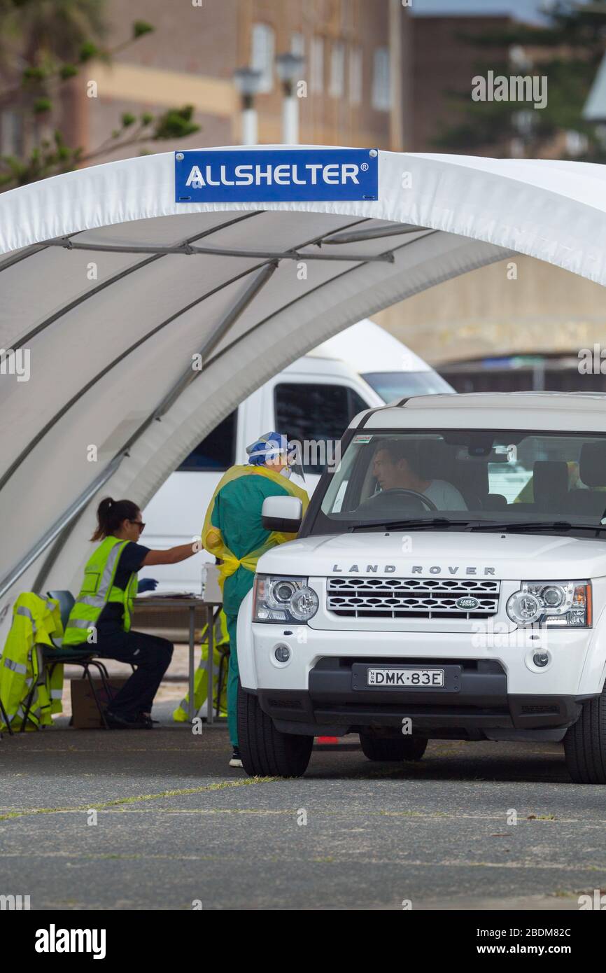 Bondi Beach, Australien, 9. April 2020. Bondi Beach in Australien, ein Hotspot für die Verbreitung des Coronavirus, hat ein schnelles Drive-Through-Pop-up-Testzentrum COVID-19 ins Leben gerufen. Abgebildet: Die Bondi Beach Pop-up-Testeinrichtung für Durchfahrt-Patienten. Kredit: Robert Wallace/Alamy Live News Stockfoto