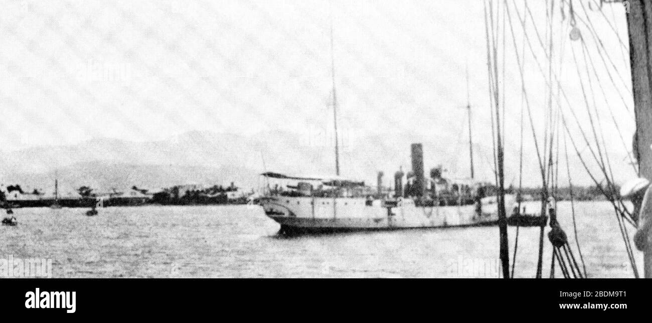 Haitianisches Kanonenboot 'Crête-à-Pierrot' am 6. September 1902 im Hafen von La Gonaives kurz vor der Verskung durch SMS PANTHER. Stockfoto