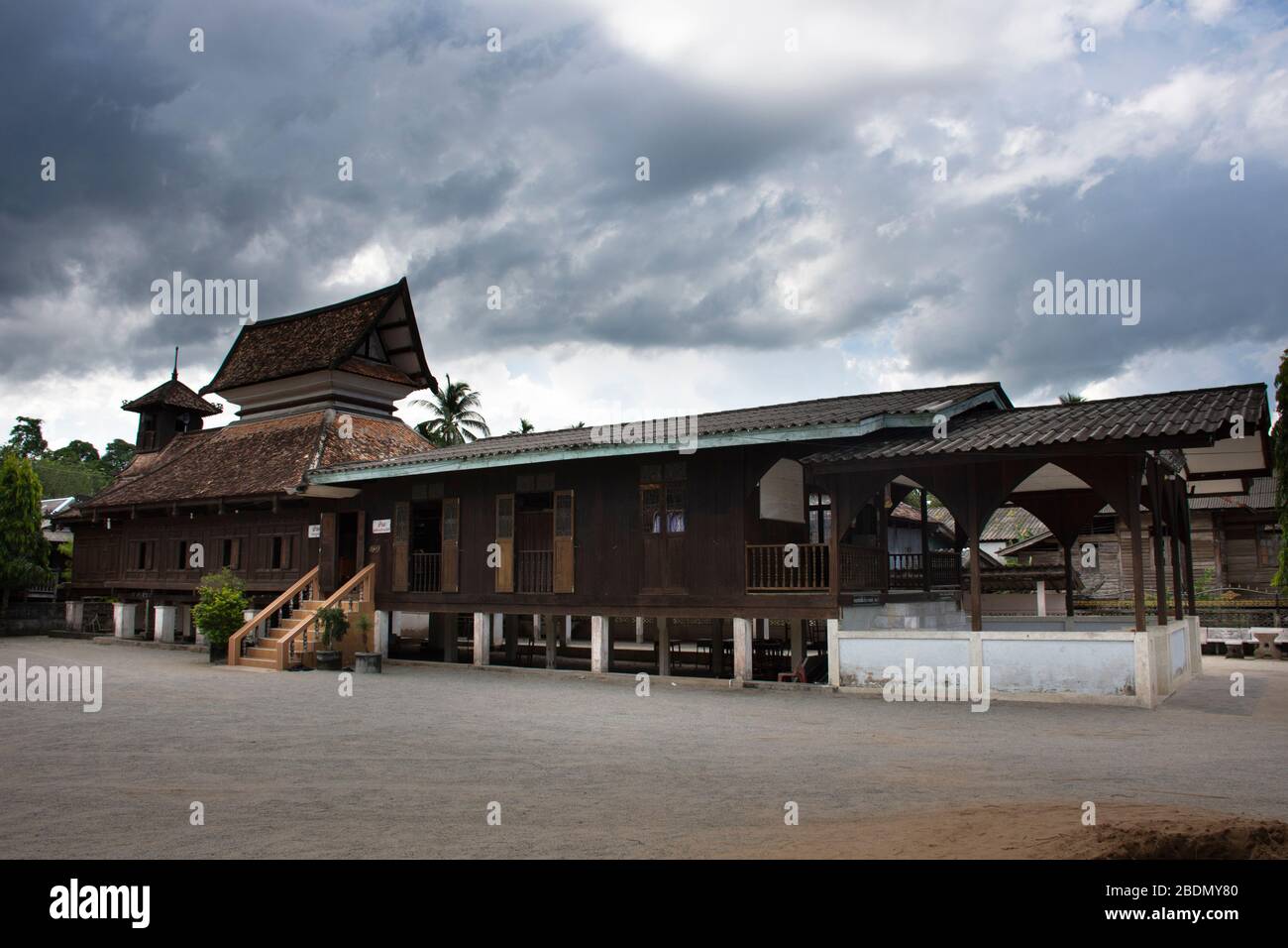 NARATHIWAT, THAILAND - August 16 : Wadi Al Hussein oder Talo Mano Moschee der alten Moschee über 300 Jahre alt für die Menschen besuchen Bacho Tak Bai Vill Stockfoto