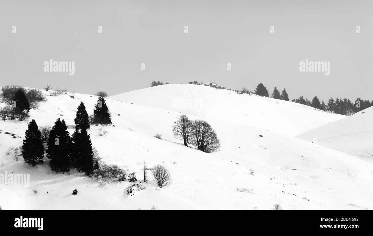 Berglandschaft in der Wintersaison. Mount Grappa Querformat. Italienische alpen Stockfoto