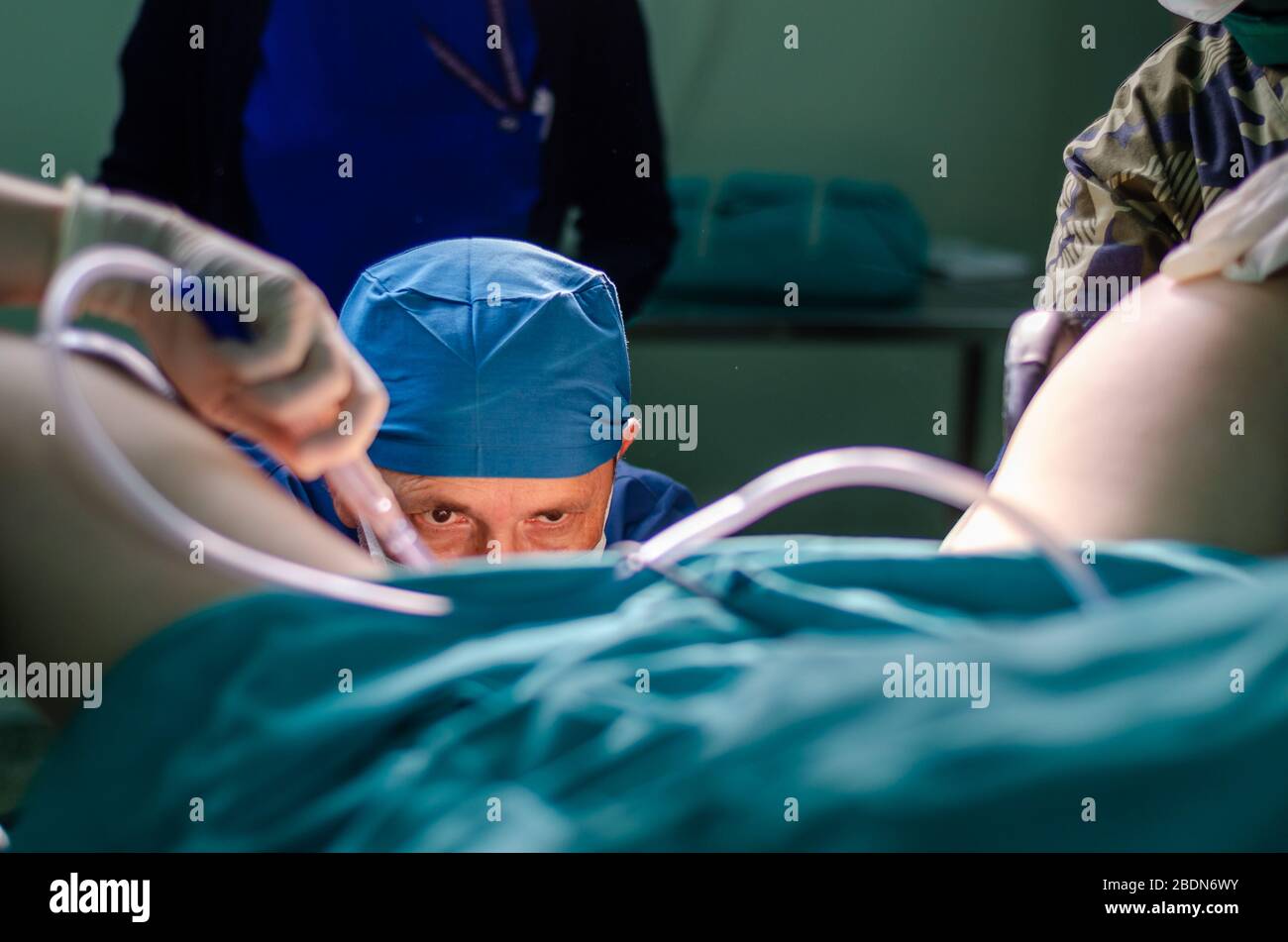 Operationssaal frauenarzt -Fotos und -Bildmaterial in hoher Auflösung –  Alamy