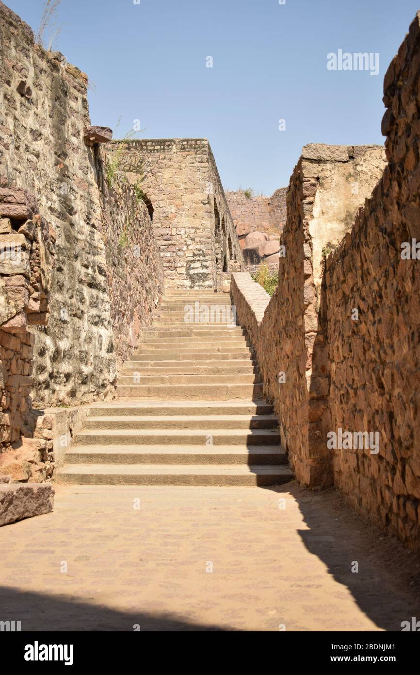 Der Stone Block Steps Walk Path im Foto Fort Stock Stockfoto