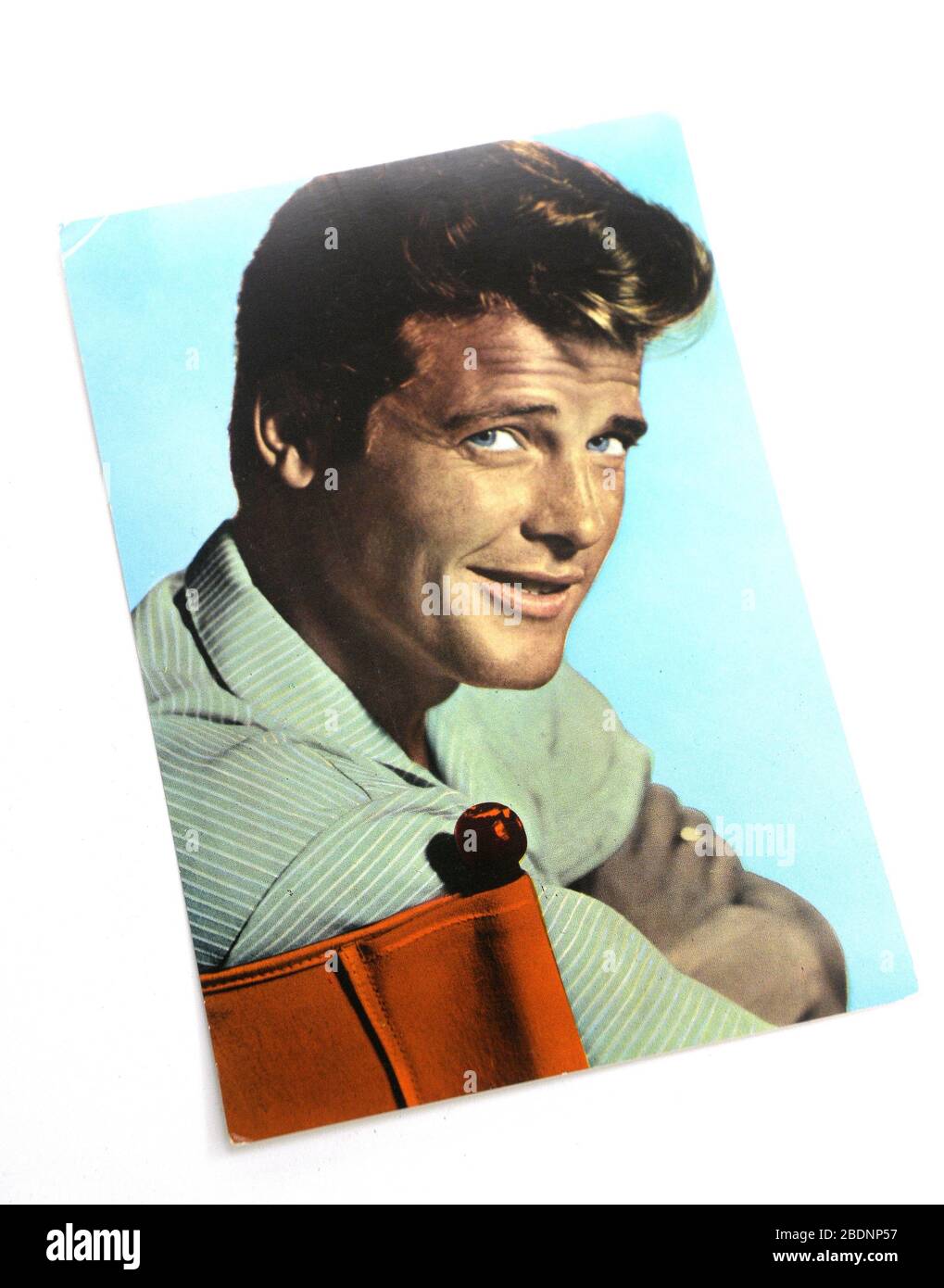 Sir Roger George Moore KBE (14. Oktober 1927 - 23. Mai 2017) war ein englischer Schauspieler, der am besten dafür bekannt war, den britischen Geheimagenten James Bond in sieben Funktionen zu spielen Stockfoto