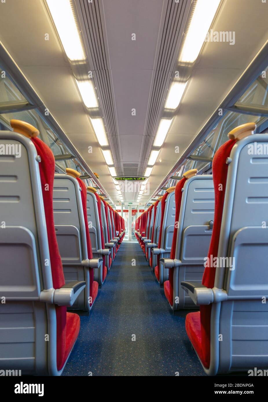 Leerer Zugwagen auf der South Western Railway, England, Großbritannien Stockfoto