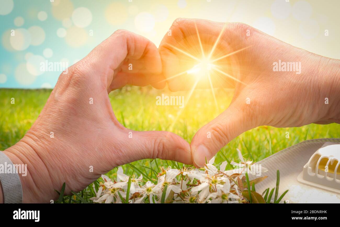 Heart shaped female hands. Thank you concept for doctors, nurses and medical staff. Stockfoto