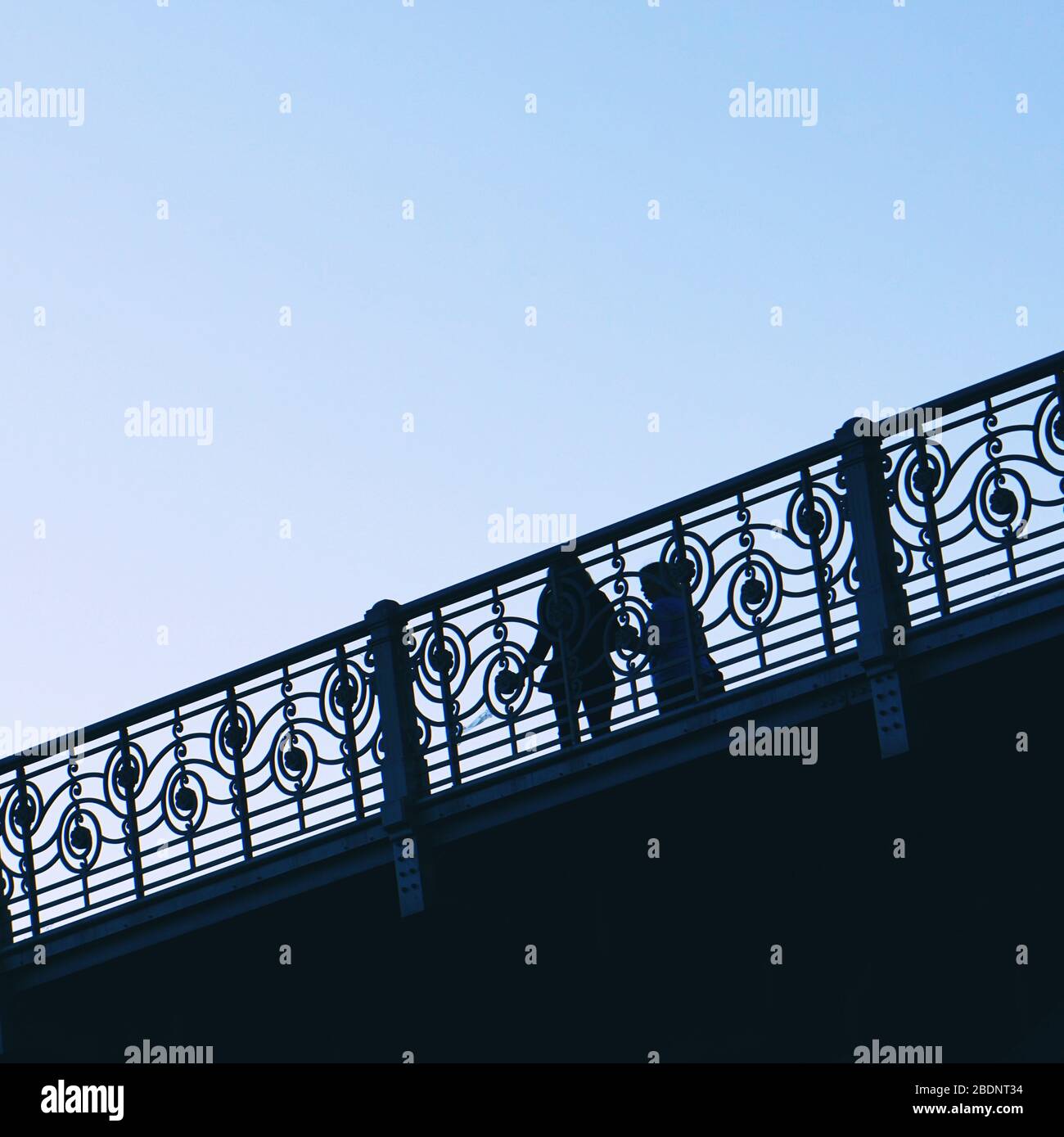 Tourist zu Fuß auf der Straße in Bilbao Stadt Spanien, Reiseziel Stockfoto