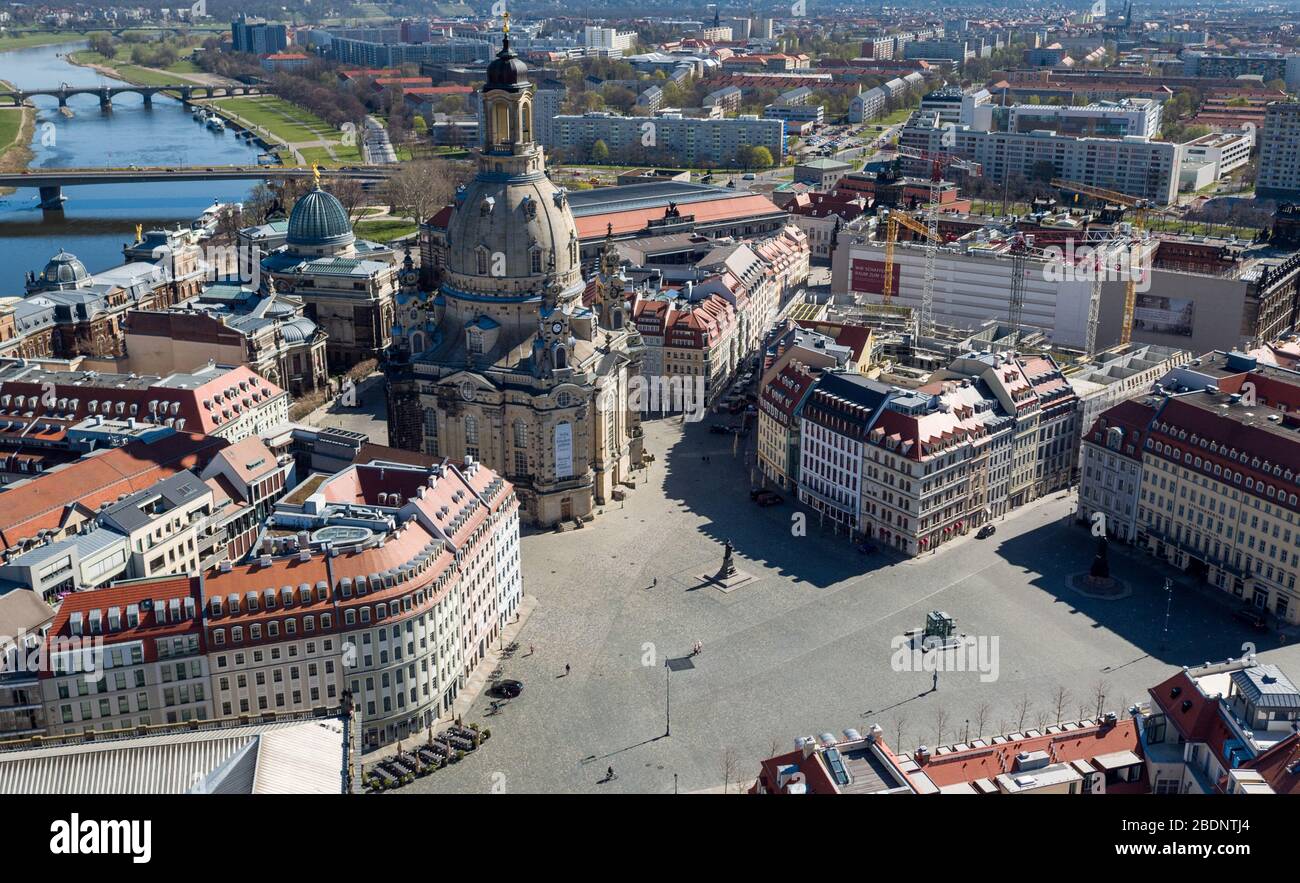 08. April 2020, Sachsen, Dresden: Die Altstadt von Dresden mit dem