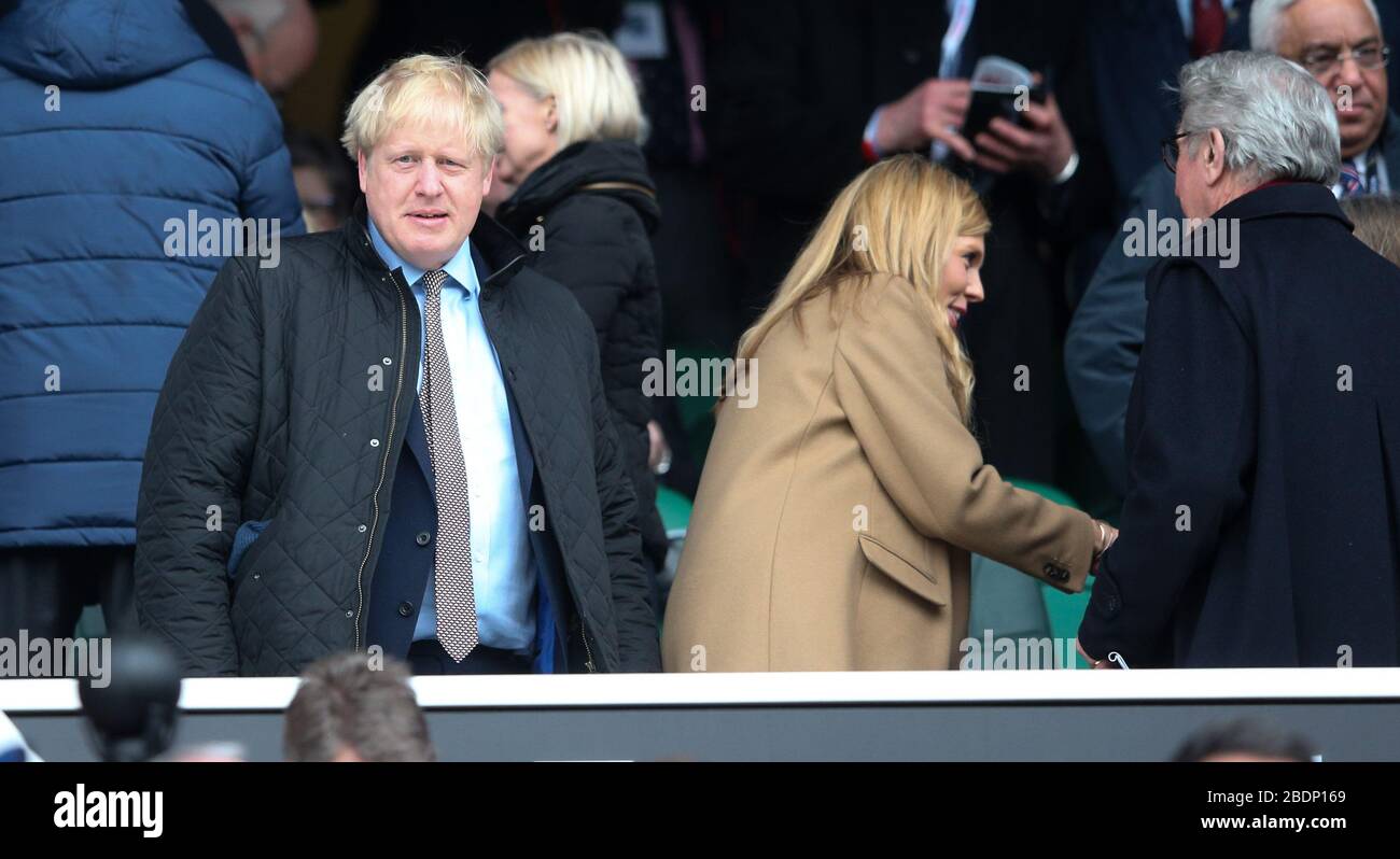 Boris Johnson, Freundin des Premierministers (L) / Verlobte Carrie Symonds, trifft Gerald Davies Stockfoto