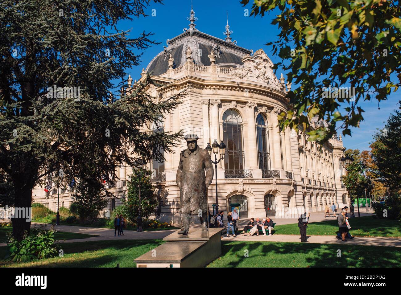 Petit Palais oder der kleine Palast in Paris, Frankreich an einem sonnigen Tag Stockfoto