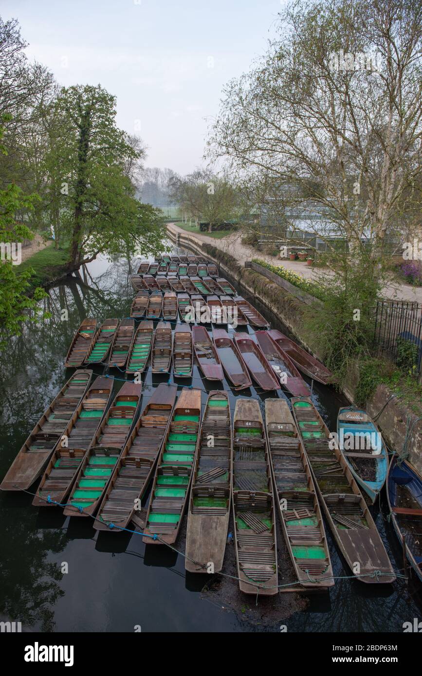 Leere Punts am Cherwell River, Oxford Stockfoto