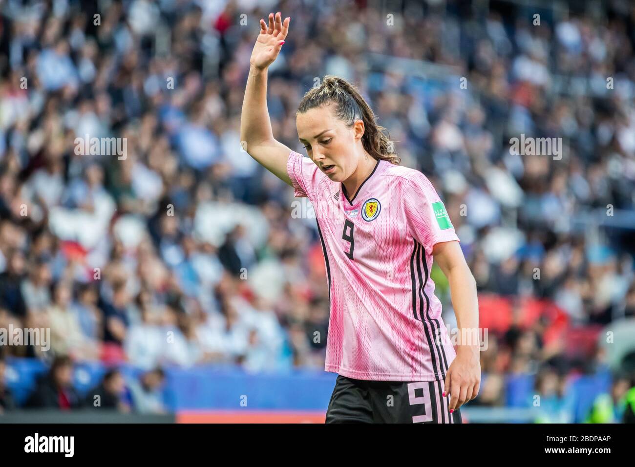 Caroline Weir von Schottland im Einsatz während des FIFA-Frauenweltcup-Spiels 2019 zwischen Argentinien und Schottland im Parc des Princes Stadium.(Endstand: Argentinien 3:3 Schottland) Stockfoto