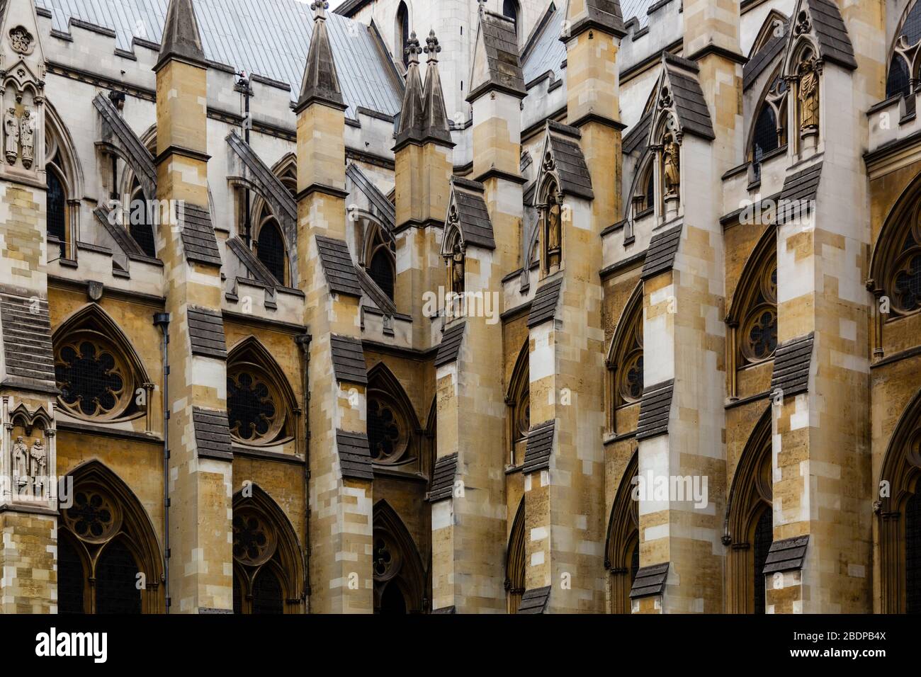 Westminster Abby wurde 960 gegründet und ist ein UNESCO-Weltkulturerbe und auf der Liste der Besucher in London, England, zu sehen. Stockfoto